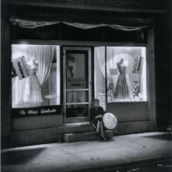 Vintage 1960s gold silk handmade sheath dress with front bow bodice detail - Picture 13 of 13